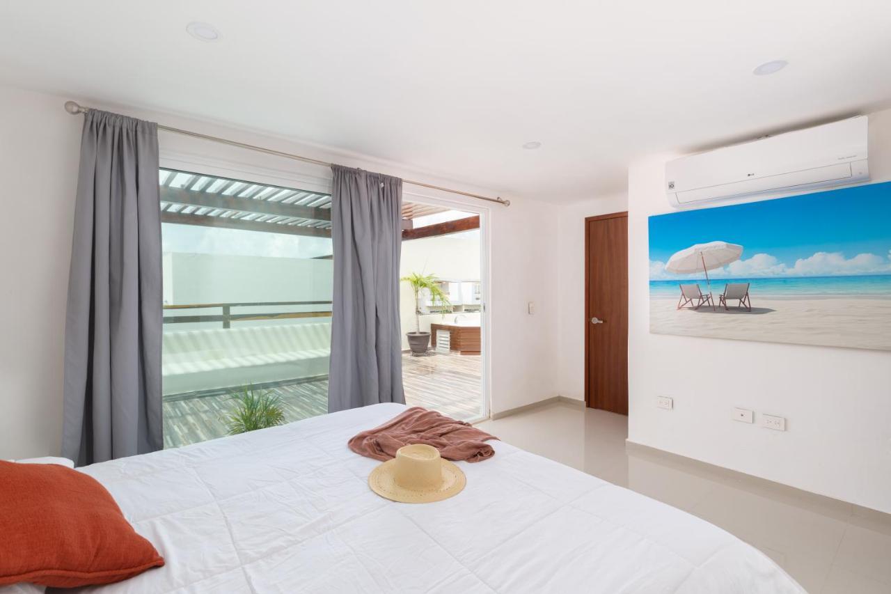 Phenomenal Combo Of 2 Separate Ph 1 In With Private Jacuzzi, Chic Amenities, Gym And 2 Rooftops Appartement